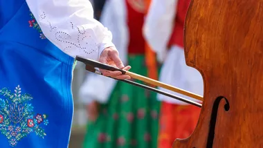 Dziesięć lat na scenie. ZTL Gniezno zaprezentował nowe stroje